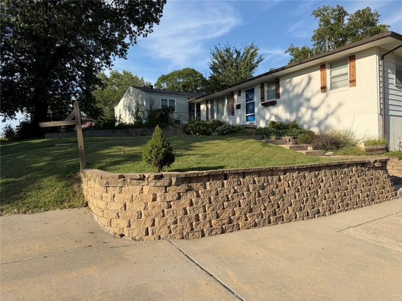 117 Waller St, Excelsior Springs, MO 64024