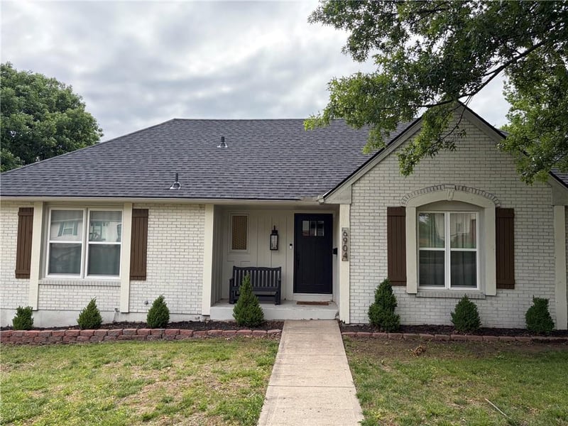 6904 Dawn Ln, Kansas City, MO 64151
