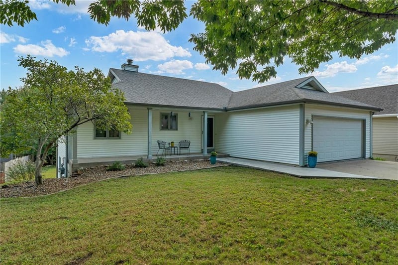 206 Tumbleweed Dr, Lawrence, KS 66049