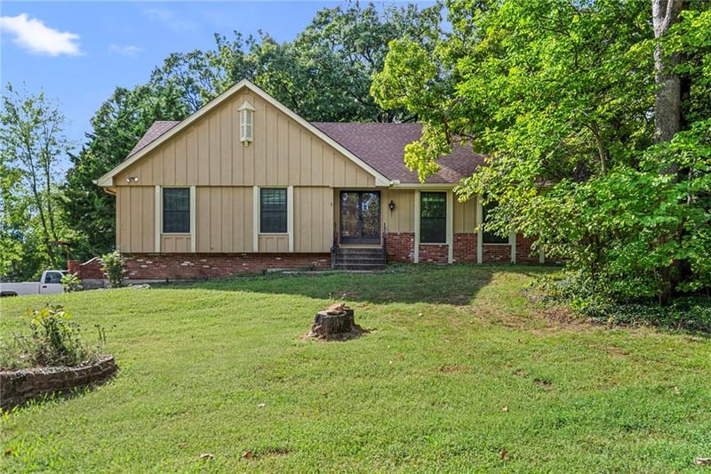 4724 Mullen Rd, Shawnee, KS 66216
