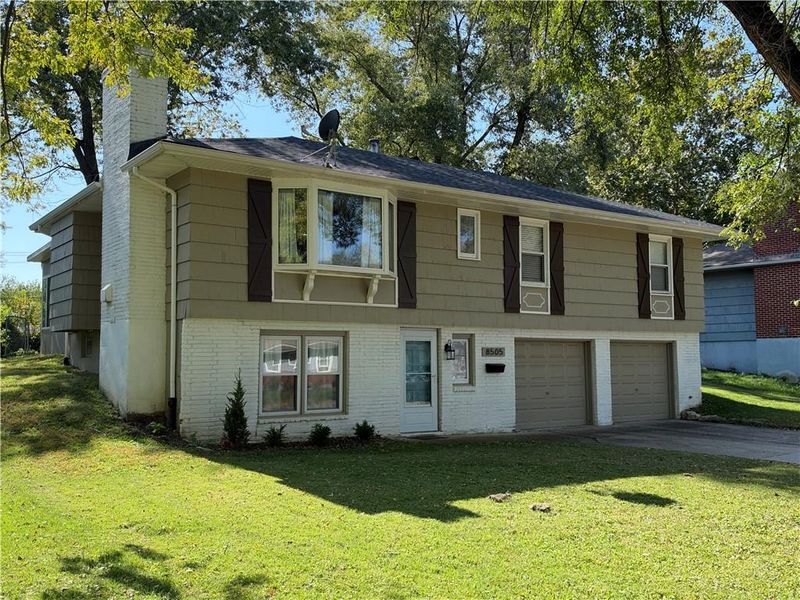 8505 E 109th St, Kansas City, MO 64134