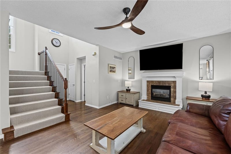 18390 Butternut St, Gardner, KS 66030