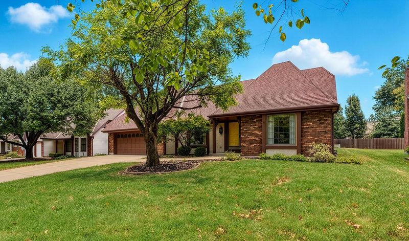 6719 Hauser Dr, Shawnee, KS 66216