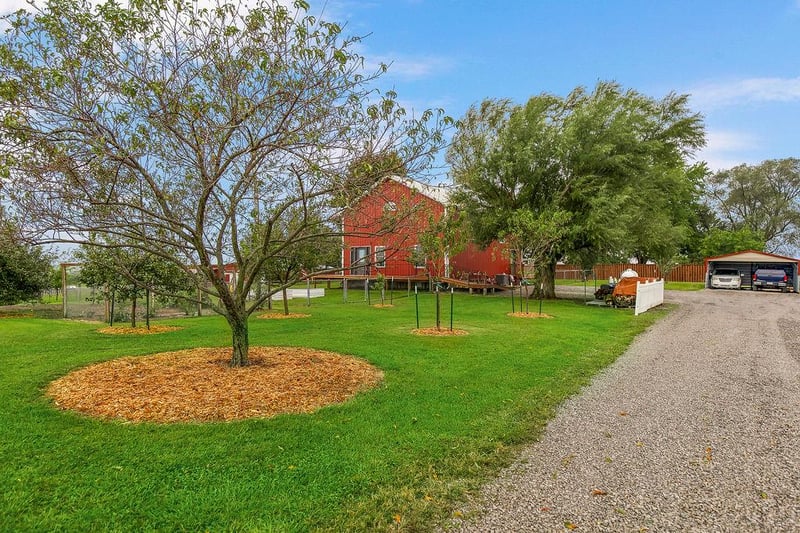 22151 Hand Rd, Atchison, KS 66002