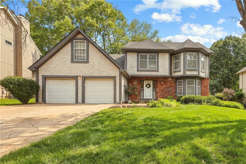 8408 Acuff Ln, Lenexa, KS 66086