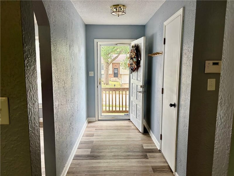 1704 Cinnabar Dr, Raymore, MO 64083
