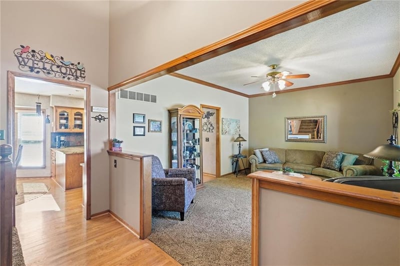 14715 S Arapaho Dr, Olathe, KS 66062
