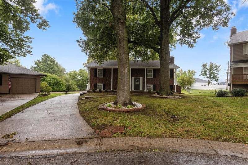 4723 E 138th Ter, Grandview, MO 64030