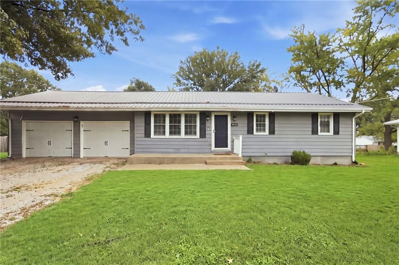 1406 Pearl St, Carrollton, MO 64633