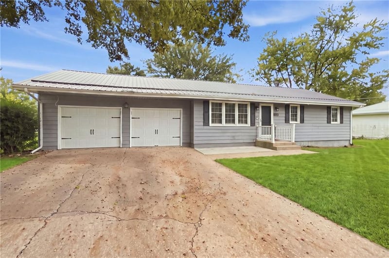 1406 Pearl St, Carrollton, MO 64633