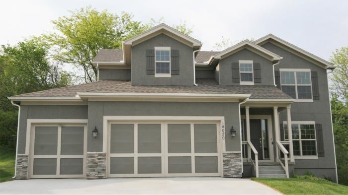 5554 Thousand Oaks Dr, Parkville, MO 64152