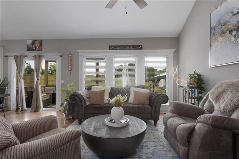 1 Mackenzie Dr, St Joseph, MO 64503