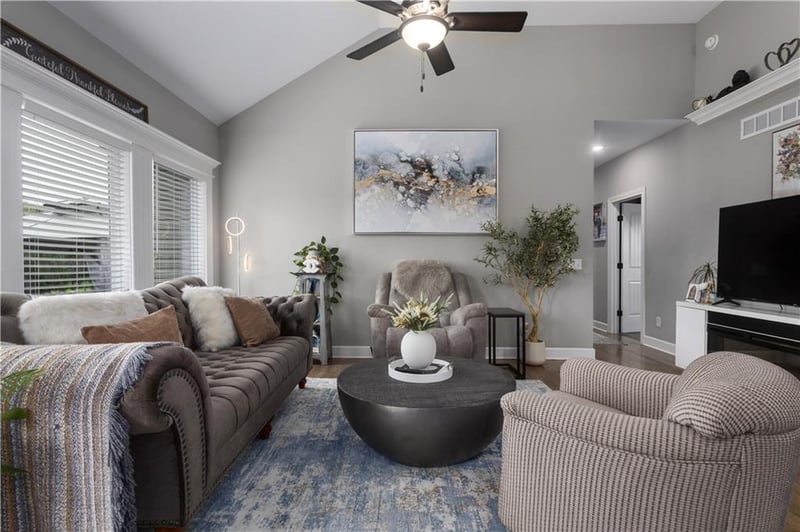 1 Mackenzie Dr, St Joseph, MO 64503