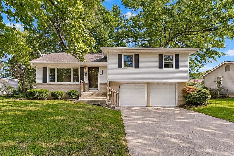 8105 Hedges Ave, Raytown, MO 64138