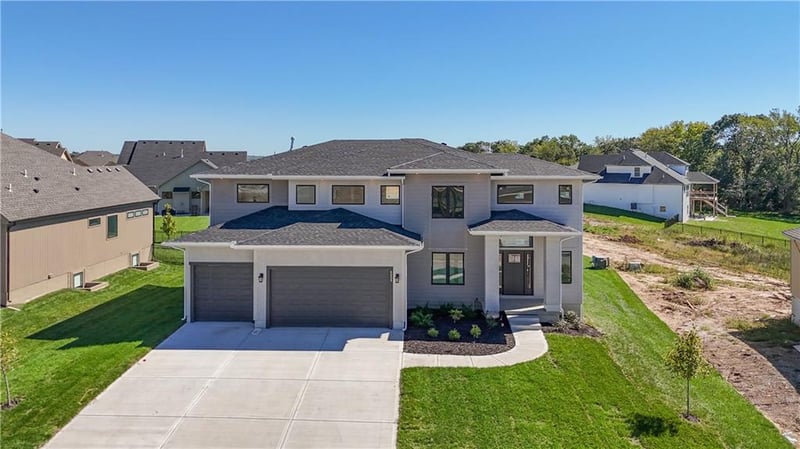 6009 Arapahoe St, Shawnee, KS 66226