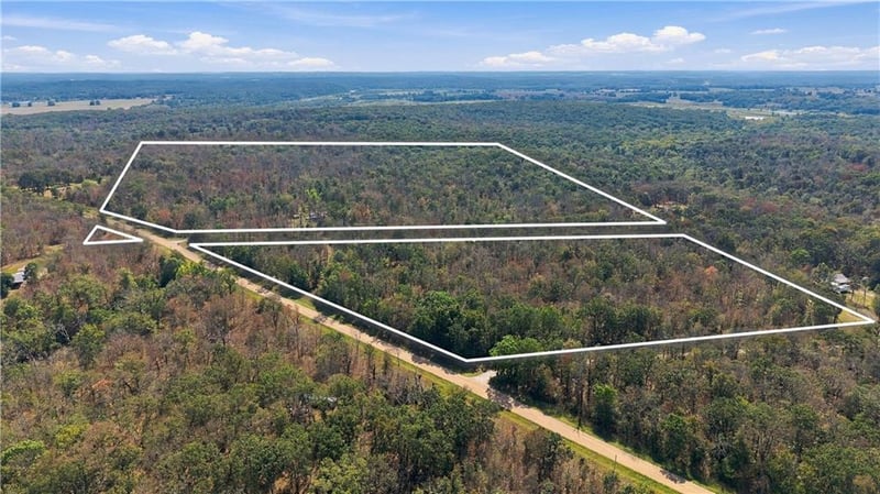955 NW Yy Hw, Osceola, MO 64776