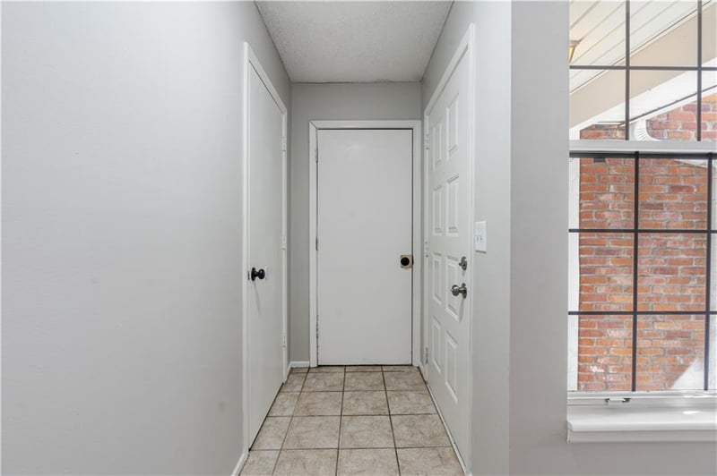 8240 NW Birch Ln, Kansas City, MO 64151