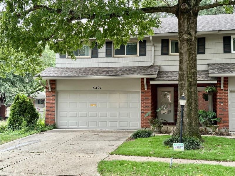 5301 W 103 Pl, Overland Park, KS 66207