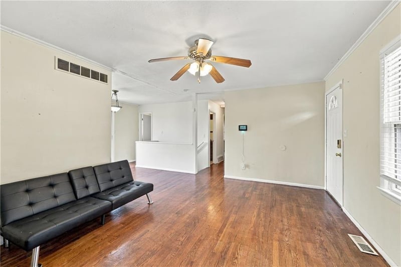 9416 Manchester Ave, Kansas City, MO 64138