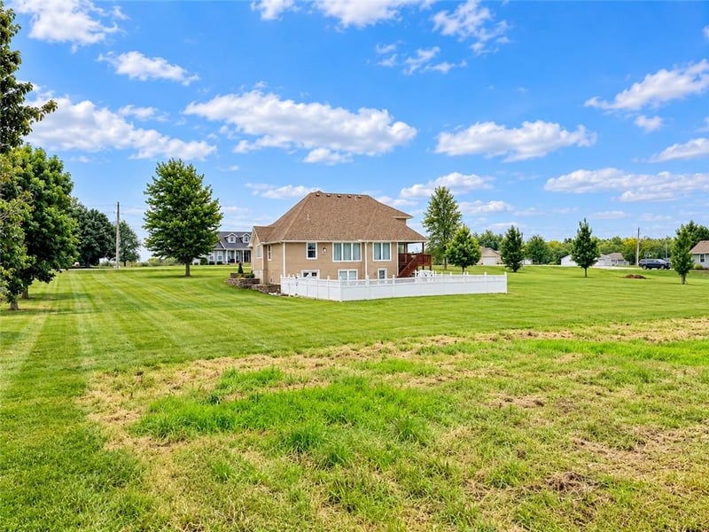 10841 Rocky Branch Trl, Higginsville, MO 64037