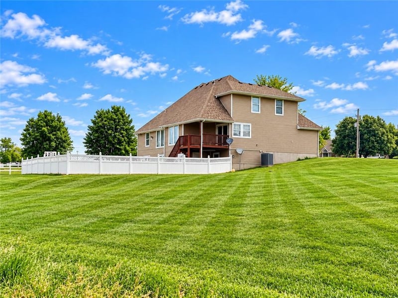 10841 Rocky Branch Trl, Higginsville, MO 64037