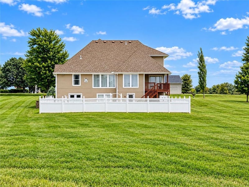 10841 Rocky Branch Trl, Higginsville, MO 64037