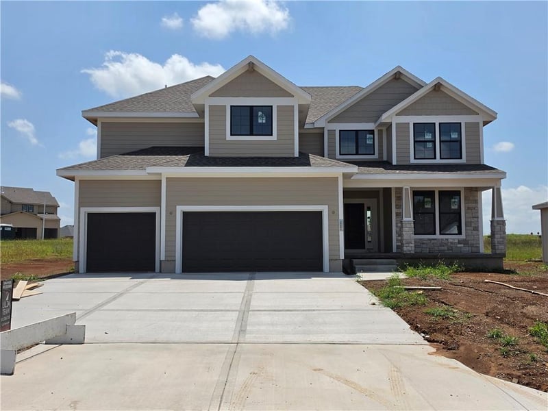 464 Stonecrest Rd, Olathe, KS 66061