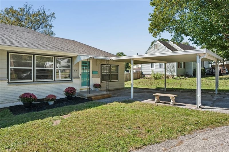 801 W 27th St S, Independence, MO 64052