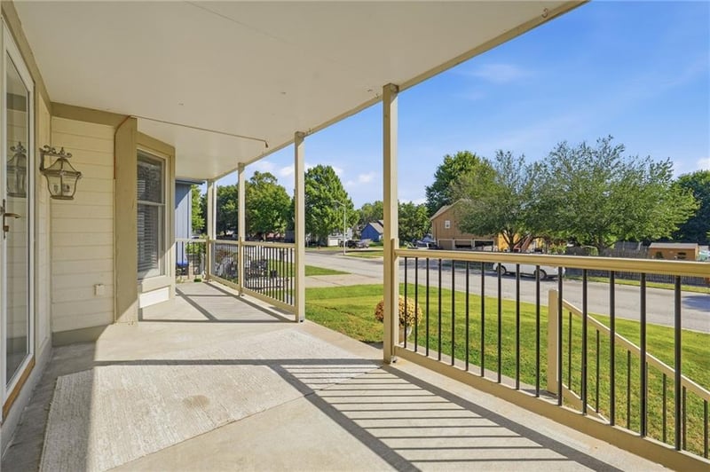 304 20th Ave S, Greenwood, MO 64034
