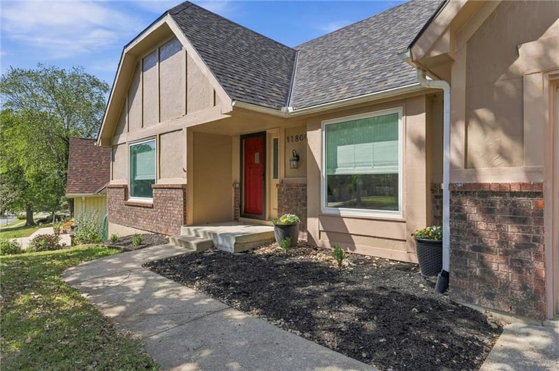 11800 W 99th Ter, Overland Park, KS 66214