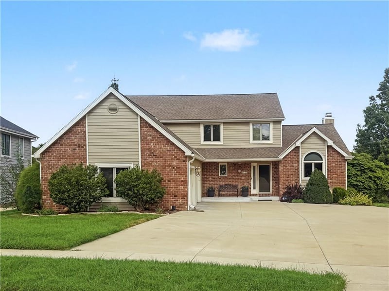 4308 Wimbledon Dr, Lawrence, KS 66047
