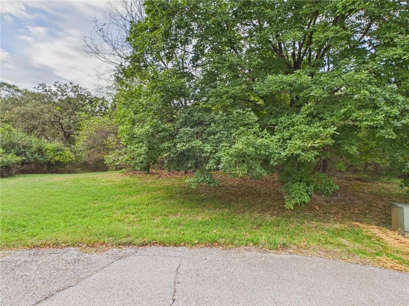 0000 Hillcrest Dr, Nevada, MO 64772