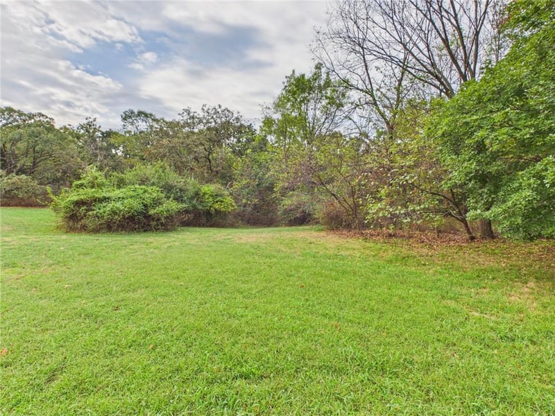 0000 Hillcrest Dr, Nevada, MO 64772