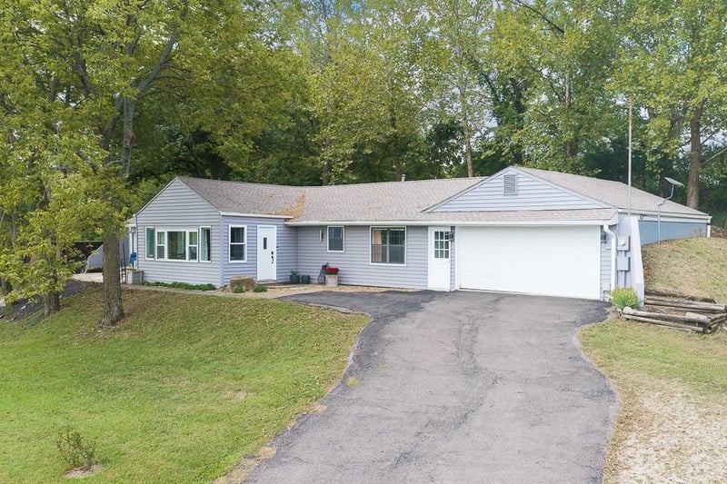 18357 228th St, Tonganoxie, KS 66086