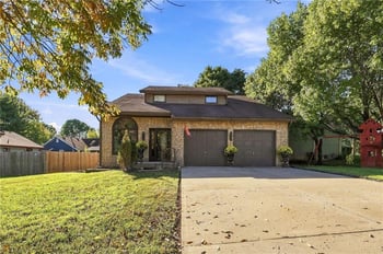 205 NW 101st Pl, Kansas City, MO 64155