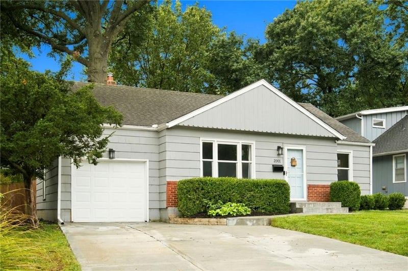 2001 W 73rd St, Prairie Village, KS 66208