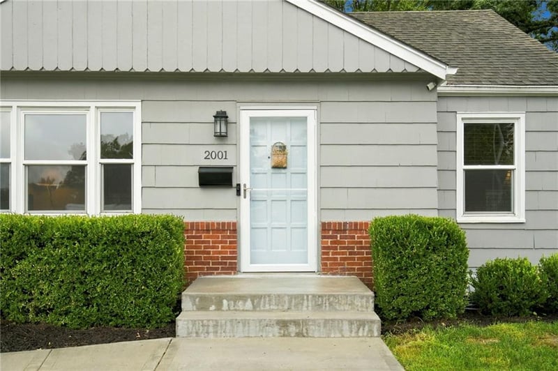 2001 W 73rd St, Prairie Village, KS 66208