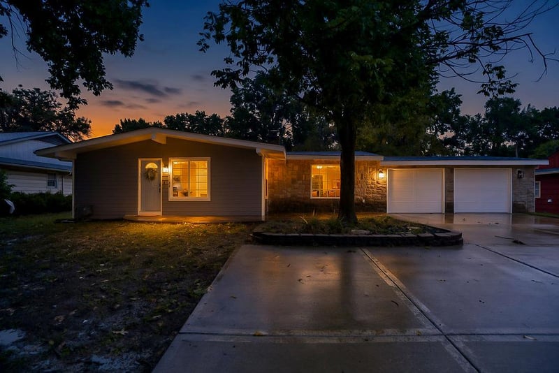 7132 Parallel Pw, Kansas City, KS 66112