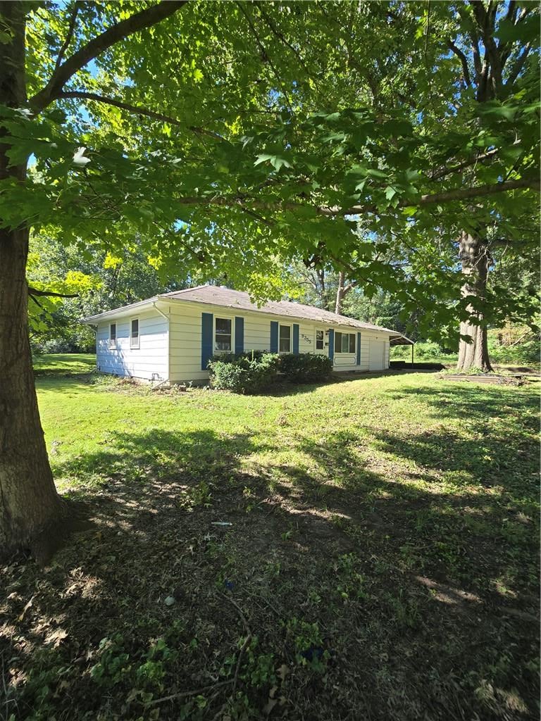 9355 E 69th St, Raytown, MO 64133