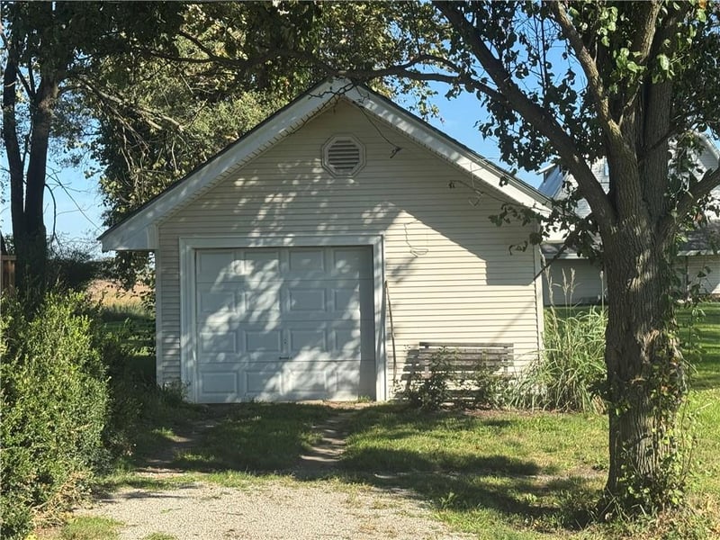 14361 Zane Ave, Kidder, MO 64649
