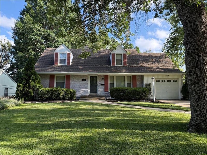 3909 NE 50th St, Kansas City, MO 64119
