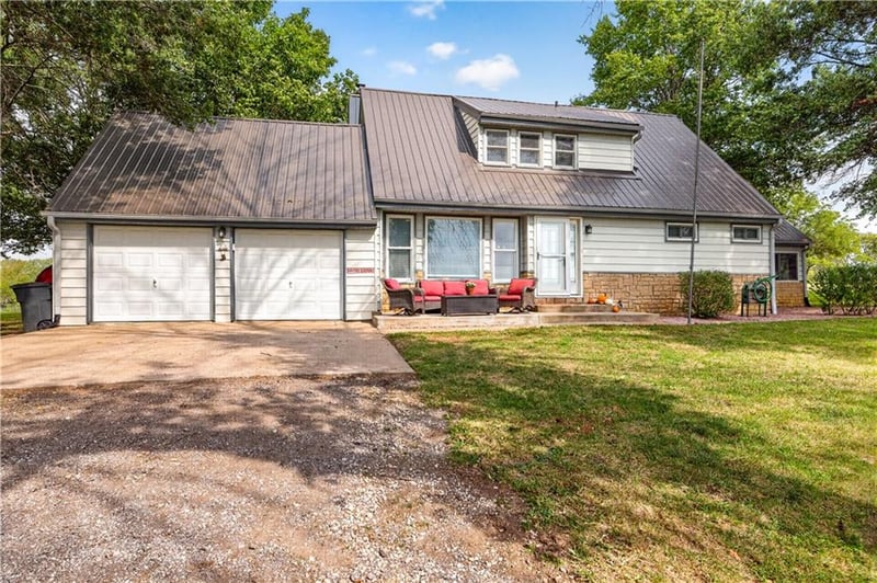 23900 W 289th Ter, Paola, KS 66071