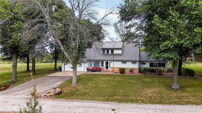 23900 W 289th Ter, Paola, KS 66071