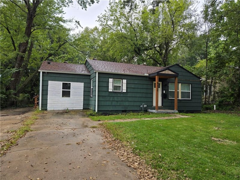 8630 James A Reed Rd, Raytown, MO 64138