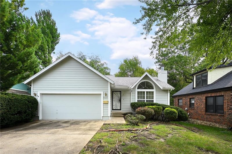 4727 Booth St, Westwood, KS 66205