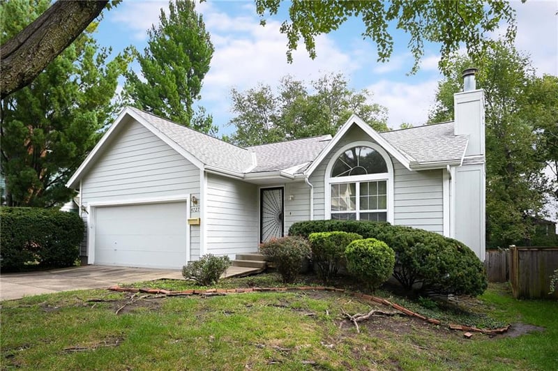 4727 Booth St, Westwood, KS 66205