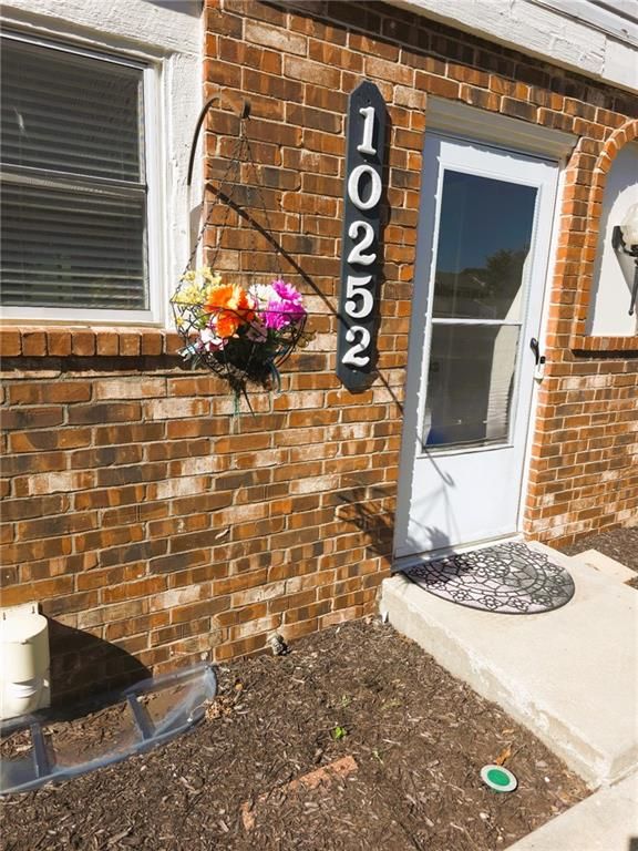 10252 W 96th Ter, Overland Park, KS 66212