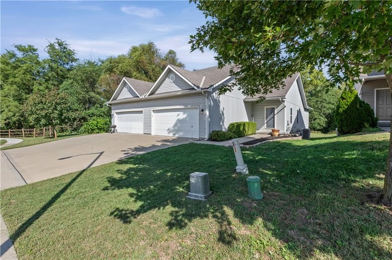 3514 95th St, Kansas City, MO 64154