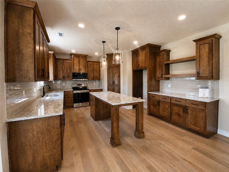 19302 Skyview Ln, Spring Hill, KS 66083