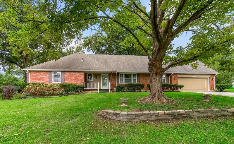 12107 Oak Ridge Rd, Independence, MO 64052
